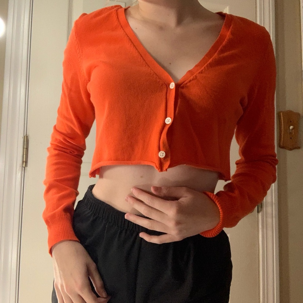Cropped too long sleeve